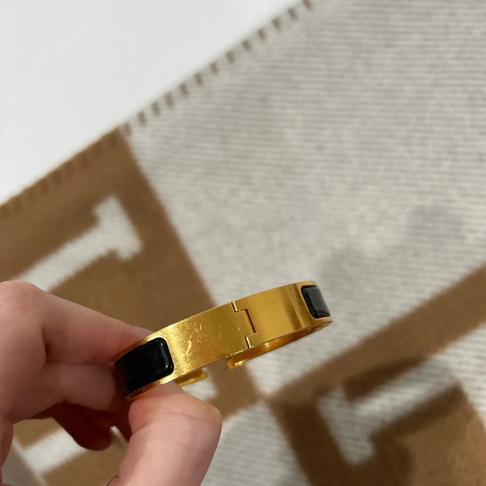 Hermes small black and gold Clic H bracelet - Picture 6 of 6